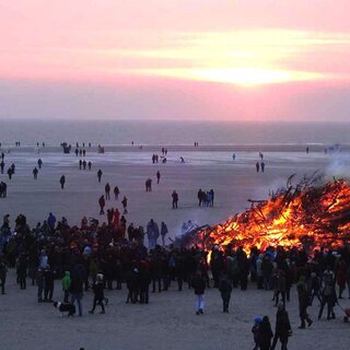 Osterfeuer am Nebeler Strand