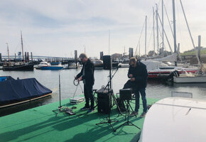 Live-Konzert im Sportboothafen mit Tone Fish